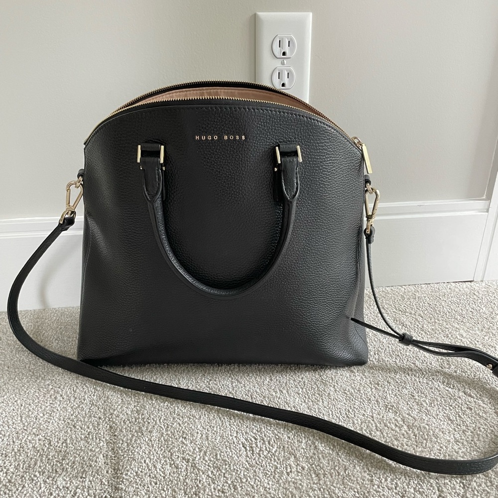 Black leather Hugo Boss tote